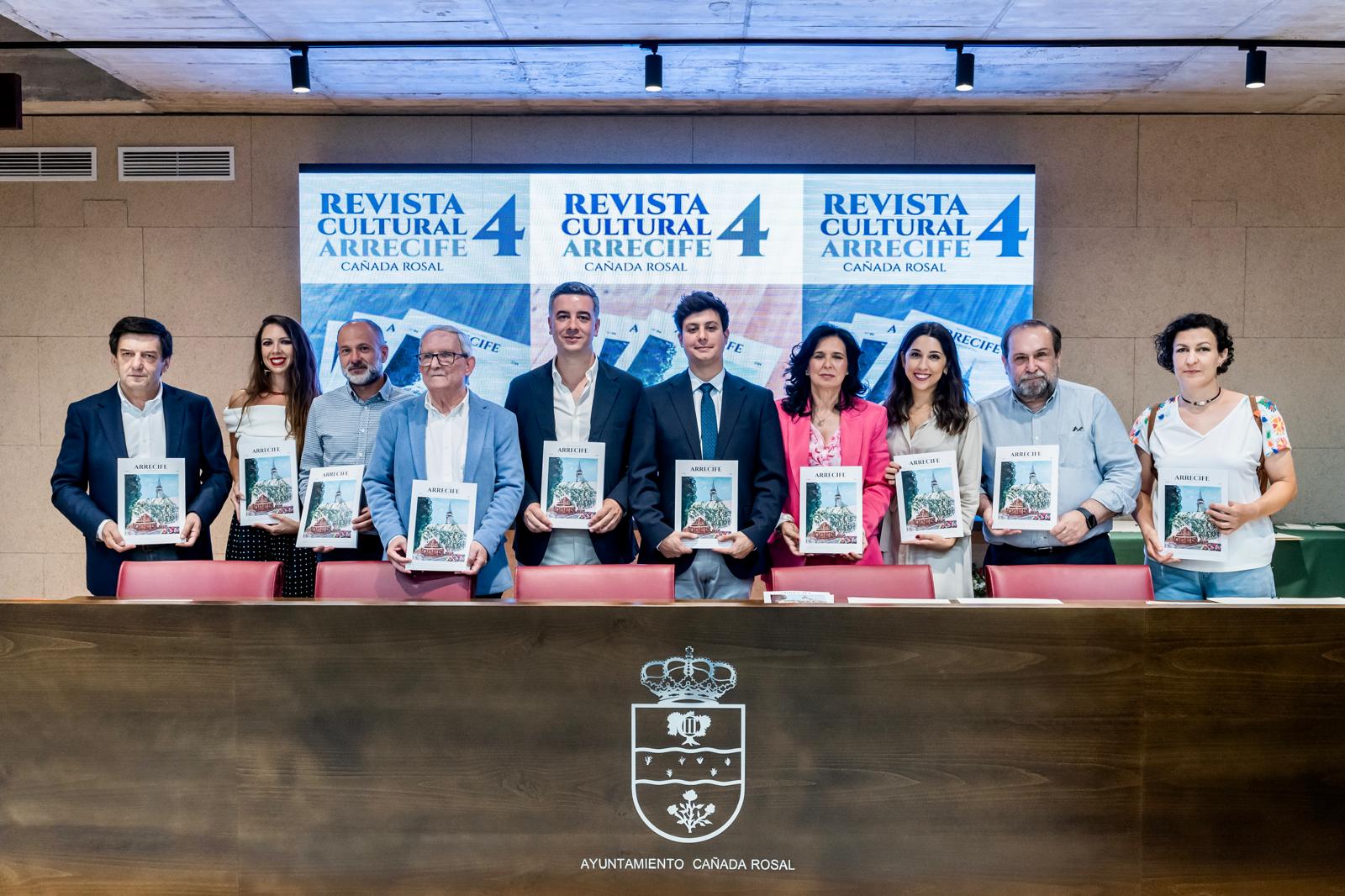Casimiro Fernández en la presentación de una nueva edición de la Revista ARRECIFE: «Cañada Rosal tiene mucho que decir a la provincia y al mundo»