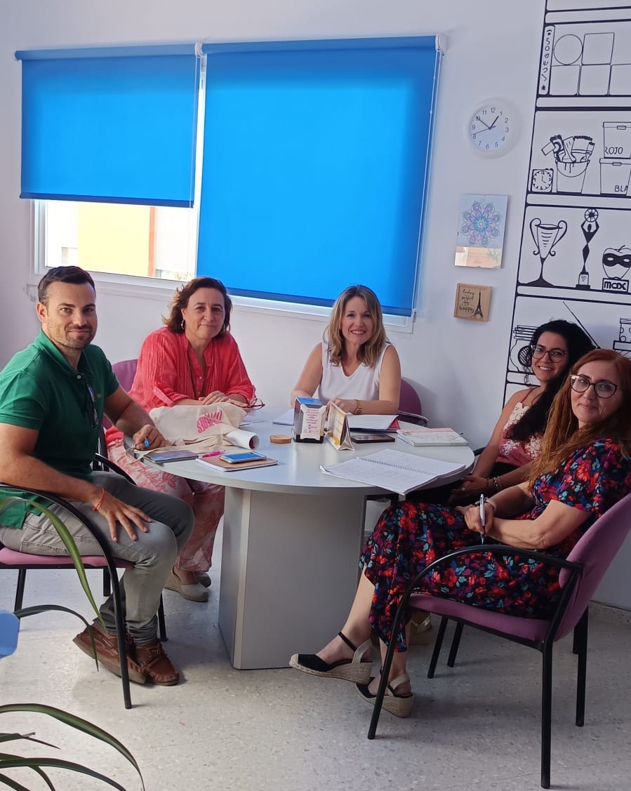 La Alcaldesa y la Delegada de Igualdad reciben a la Coordinadora del IAM (Instituto Andaluz de la Mujer)