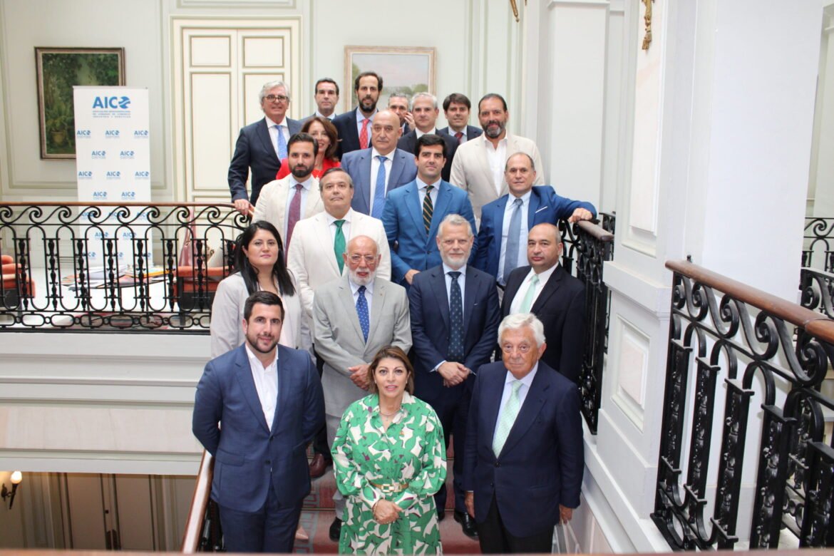 Encuentro con la Embajadora de Ecuador