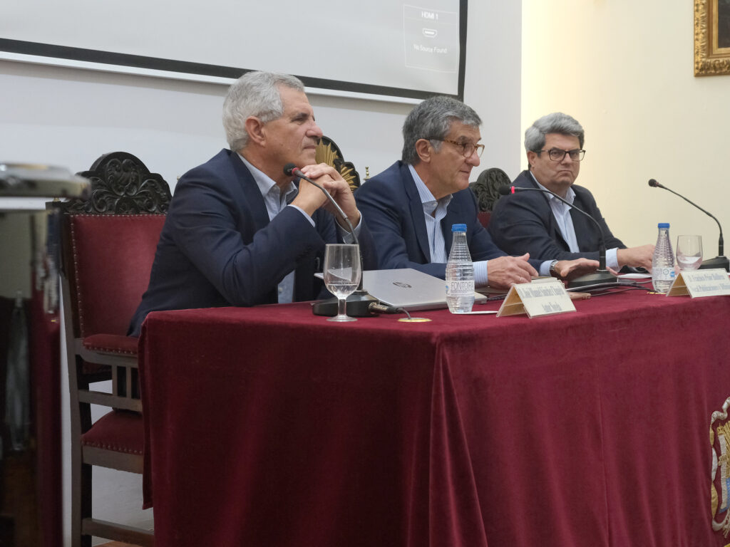El Ateneo de Sevilla presenta Campanas de Soledad, la última novela de José Manuel Sánchez Chapela 