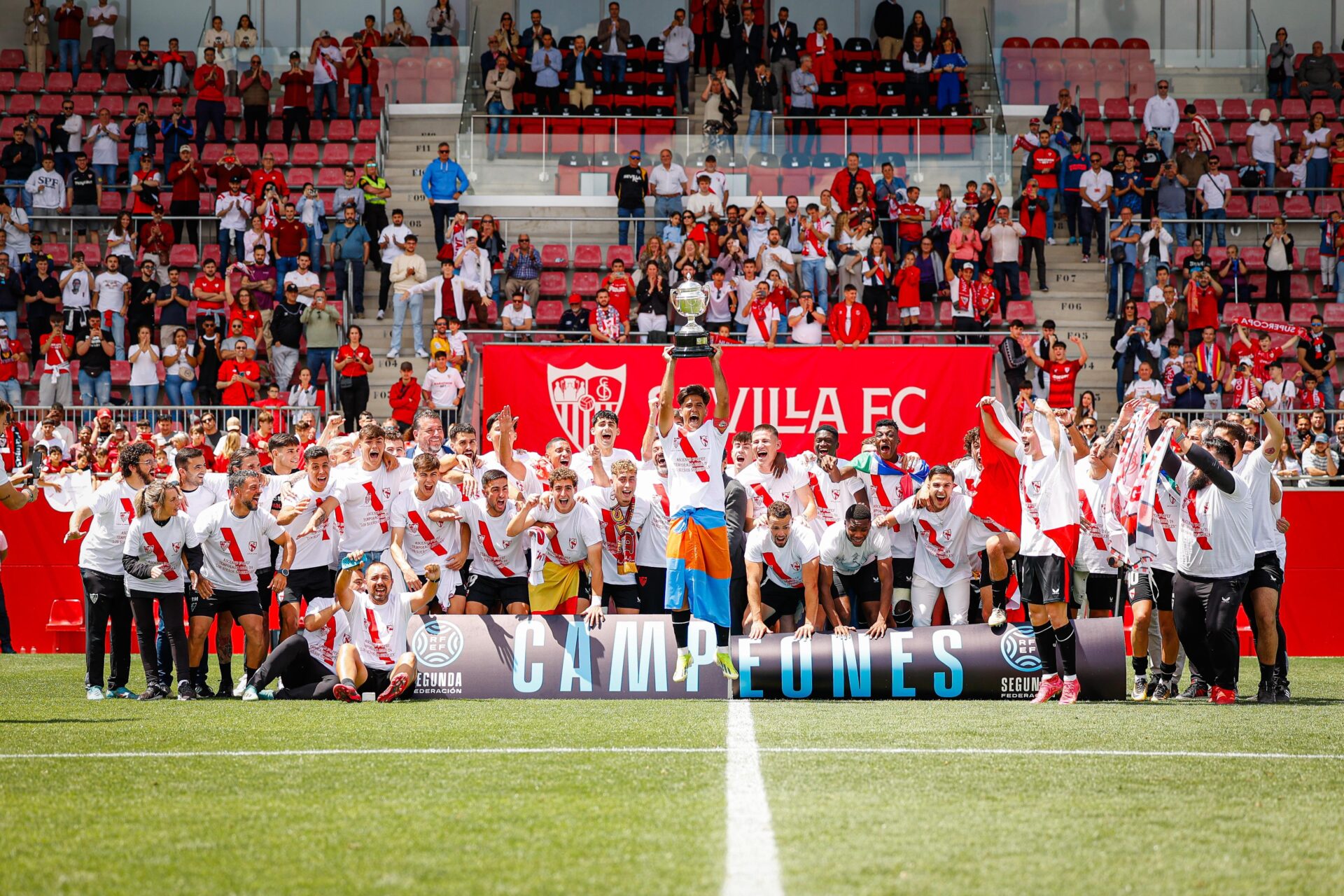 el sevilla atlético arranca la pretemporada 24/25 el próximo jueves con los reconocomientos médicos