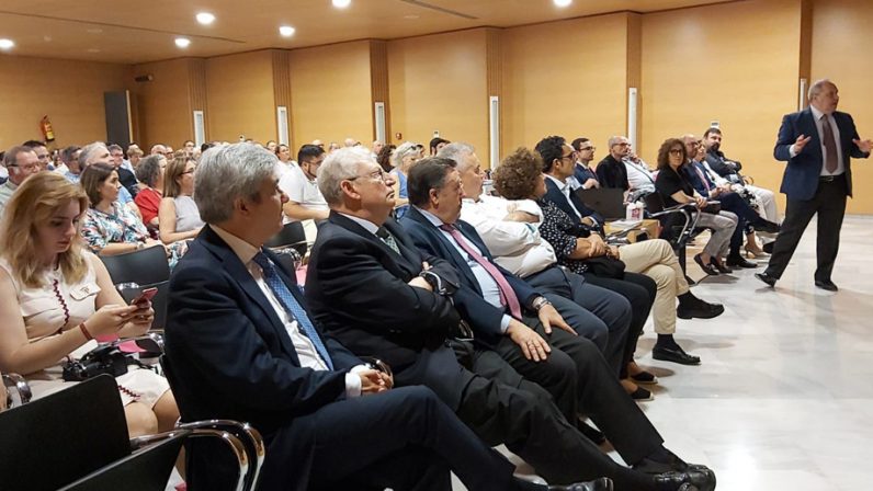 Amplia asistencia a la presentación del Congreso Internacional de Hermandades y Piedad Popular en Almería