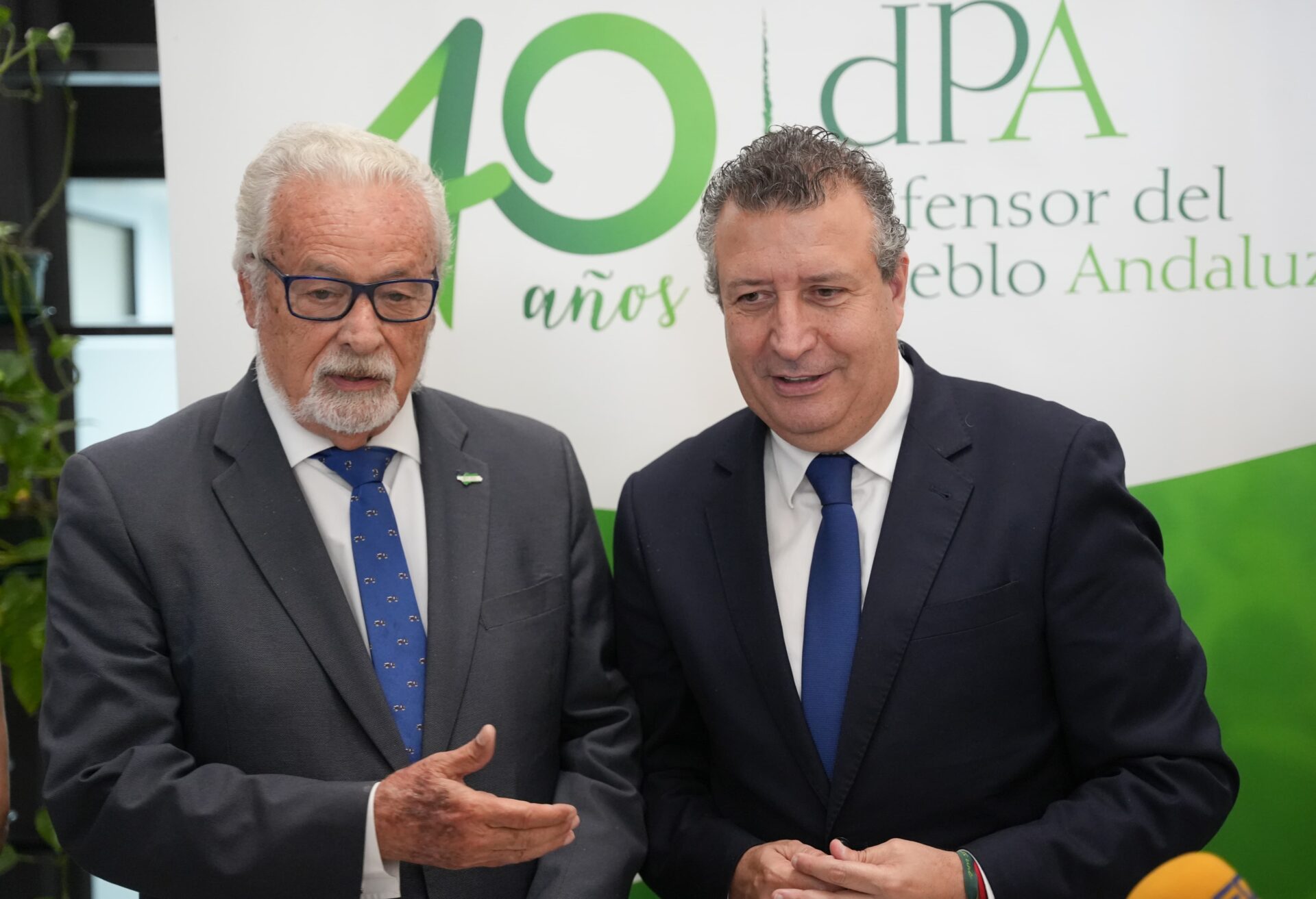 Javier Fernández: ‘estar a disposición del Defensor del Pueblo es estar a disposición de los sevillanos y sevillanas’