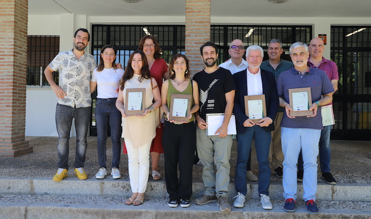 El Instituto de Desarrollo reconoce la labor de los colaboradores del proyecto docente ‘Iniciativas sostenibles para un mundo en cambio’