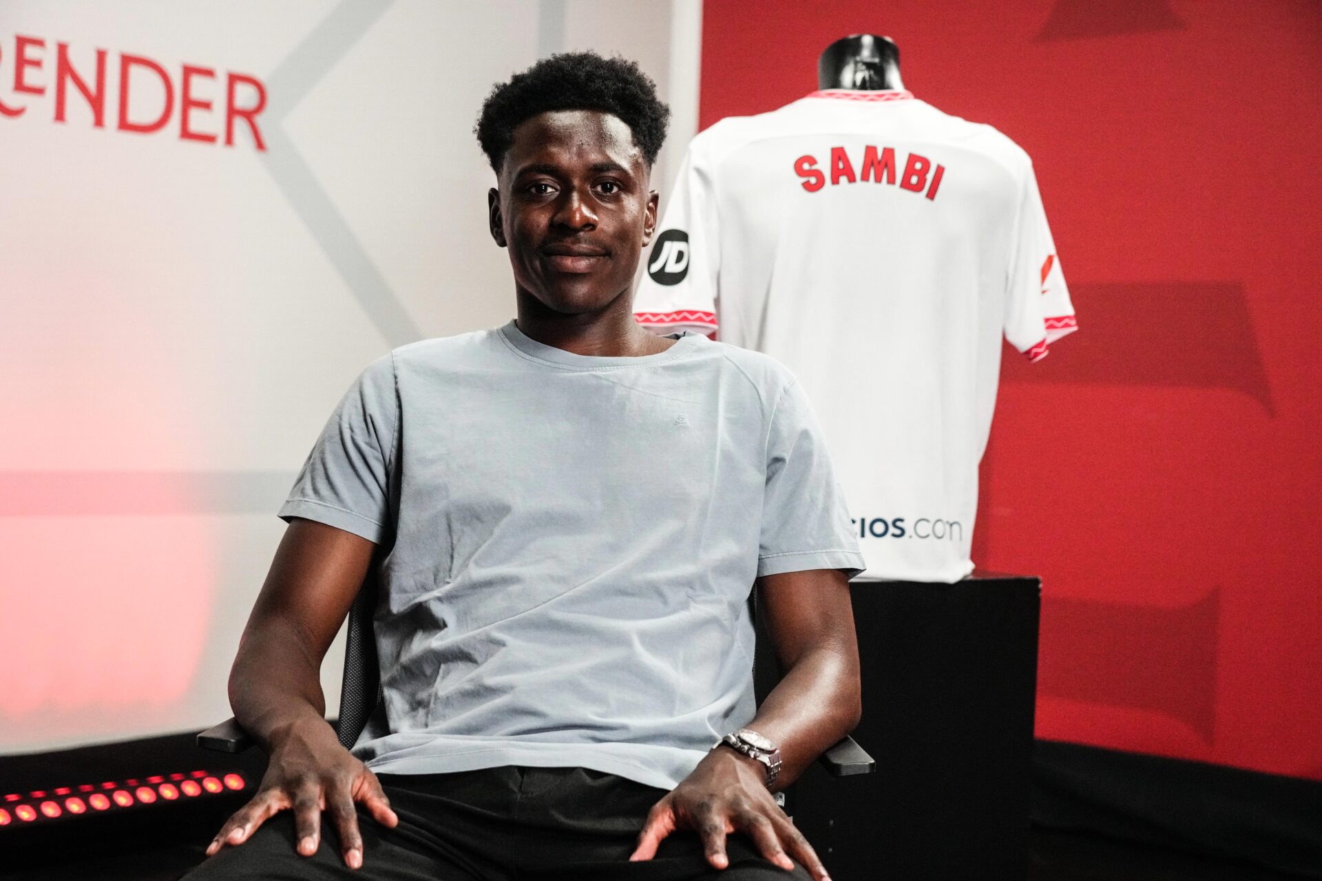 sambi lokonga: “me gusta construir desde atrás y romper las líneas del rival”