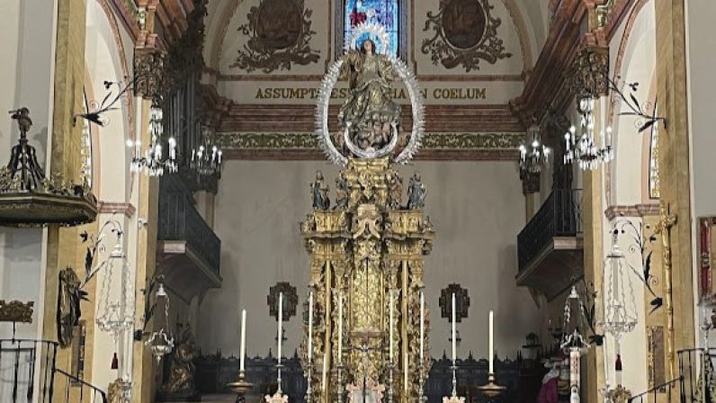 La Archidiócesis restaura el retablo de Santa María de Écija