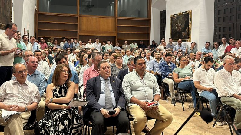 Amplia participación en el encuentro de secretarios y responsables de comunicación de las hermandades