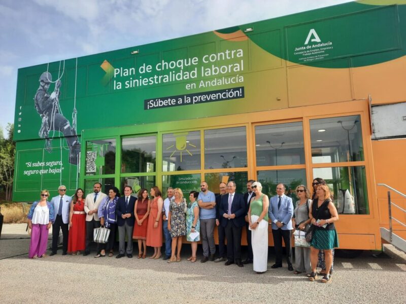La unidad móvil para la Prevención de Riesgos Laborales traslada el mensaje de la Cultura Preventiva a 2360 trabajadores y estudiantes de 45 municipios andaluces