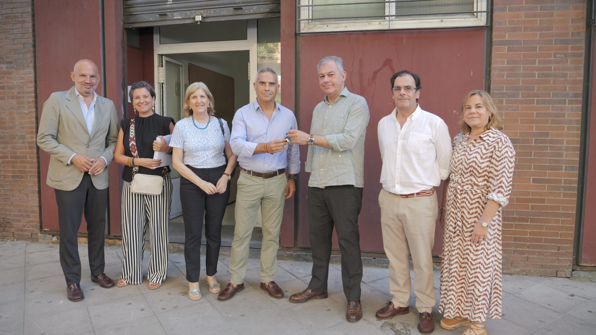 El Ayuntamiento cede un local a la Hermandad de la Antigua que servirá de apoyo a su proyecto de ayuda a los conventos de Sevilla