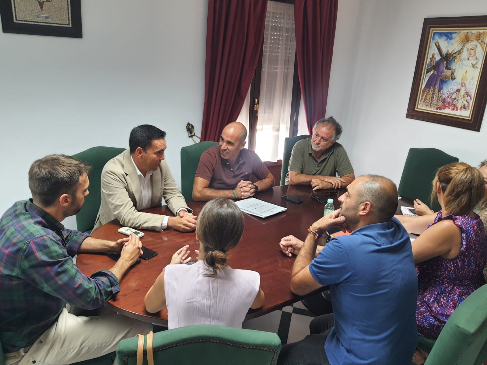 Gonzalo Domínguez estudia en Gilena la colaboración de la Diputación tras la declaración municipal de emergencia por la situación del acuífero