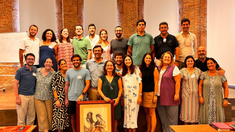 Doce familias sevillanas participan en el encuentro estival del Máster en Pastoral Familiar