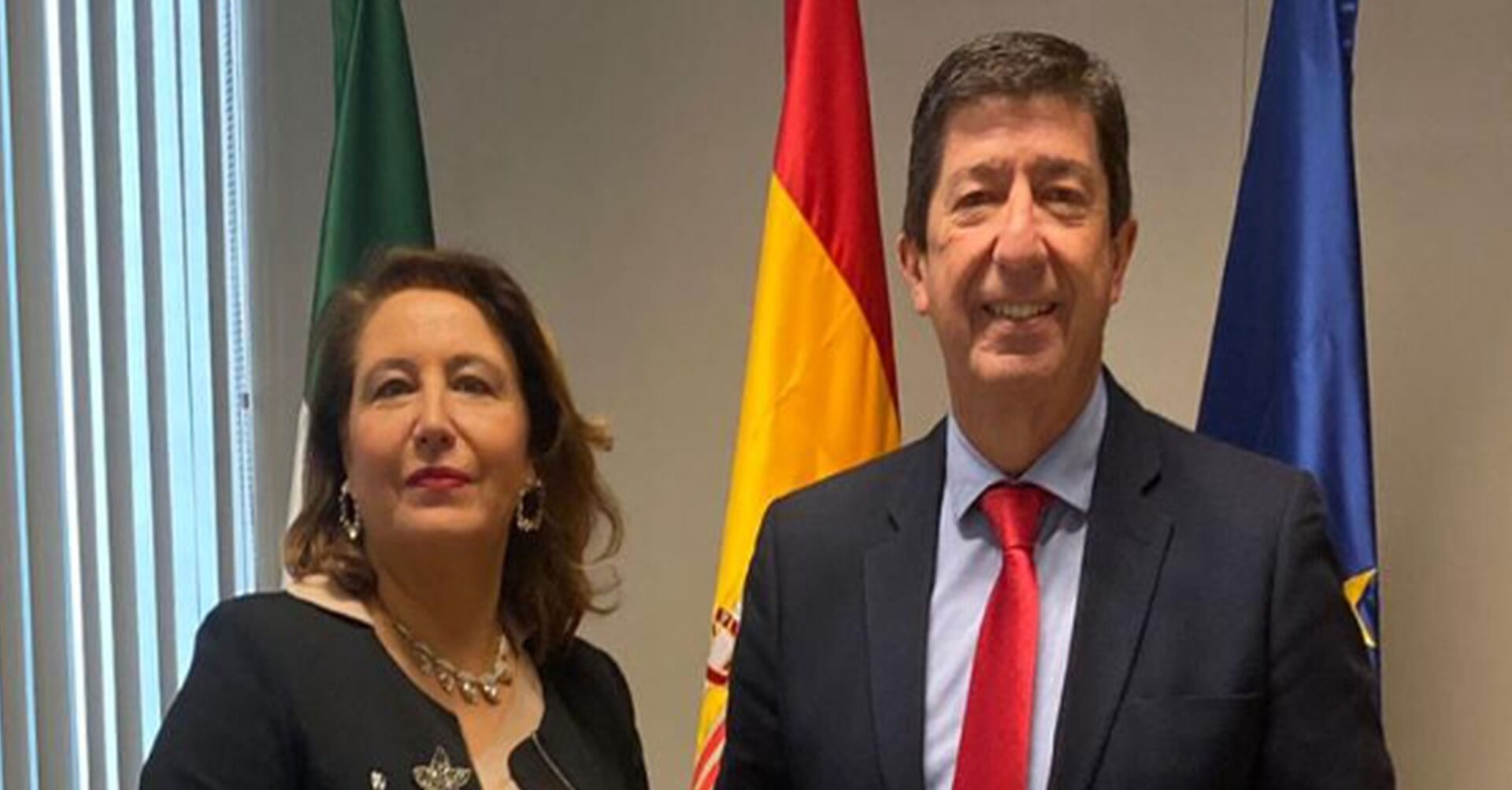 Juan Marín y Alicia de la Peña Aguilar presentan a la consejera de Agricultura, Pesca, Agua y Desarrollo Rural el proyecto de investigación galardonado con el Premio de Investigación del CES de Andalucía, en su edición de 2023