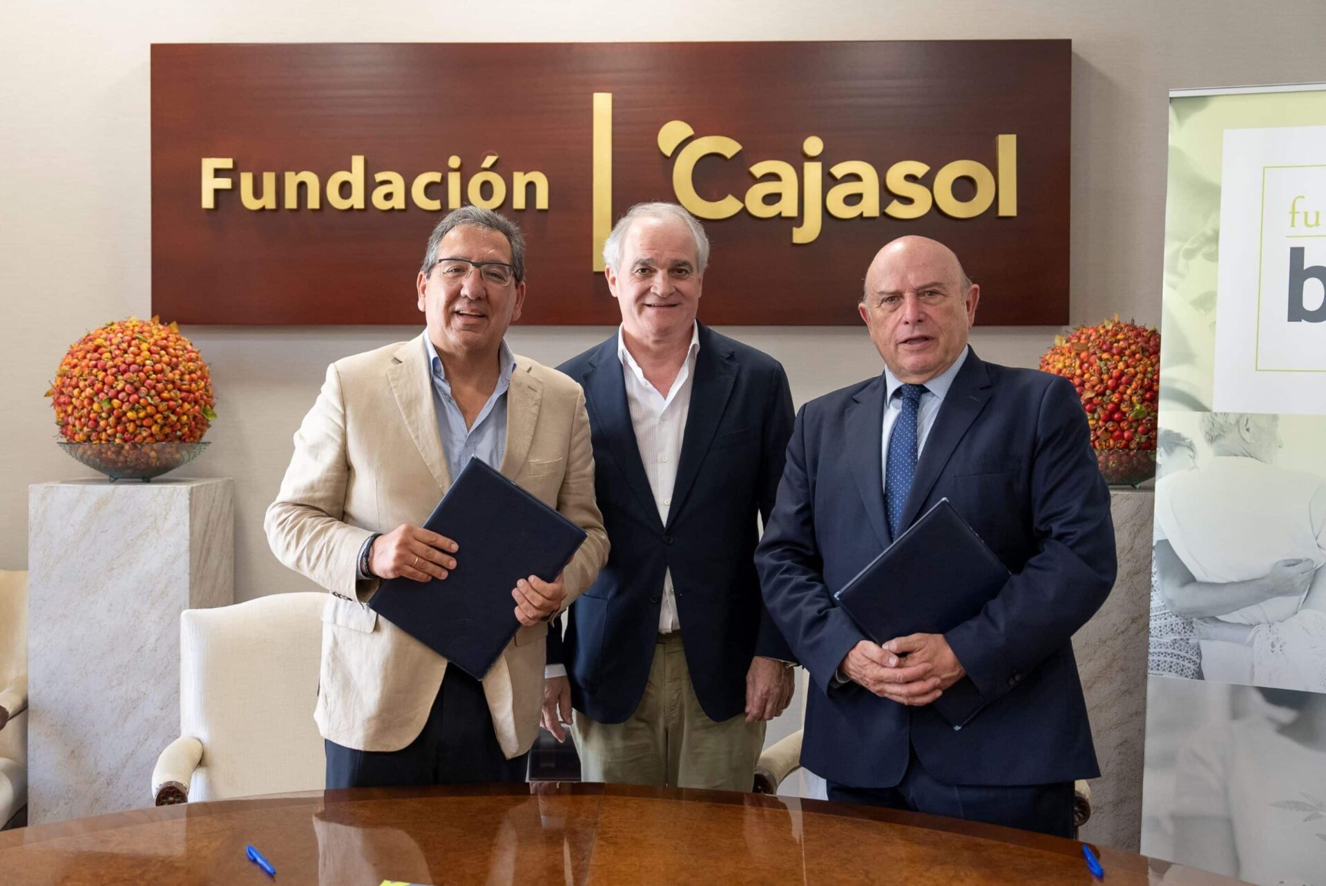 Convenio entre Fundación Cajasol y Bidafarma para mejorar el seguimiento post-ictus en farmacias de Cádiz