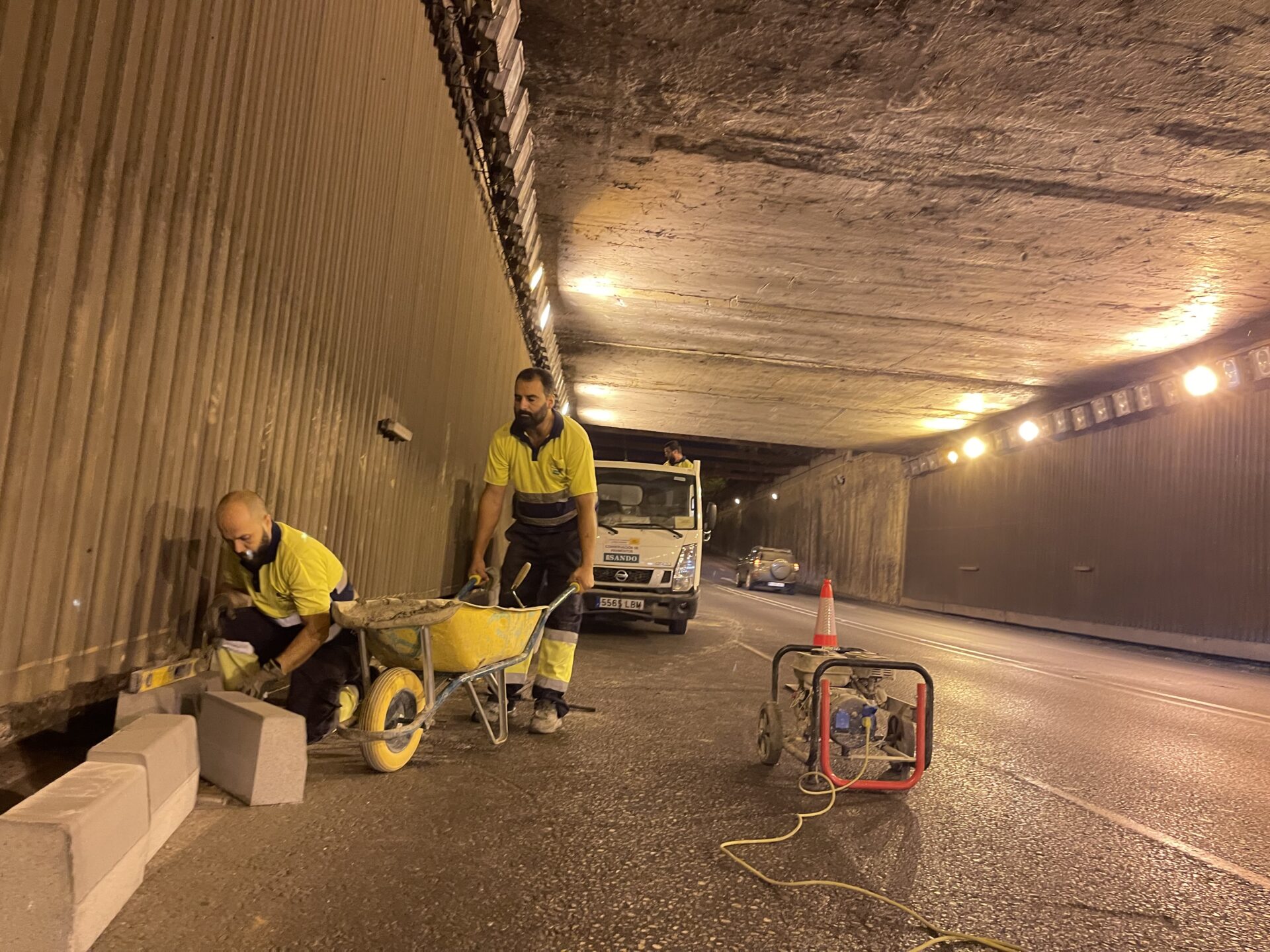 El Gobierno municipal adecenta y mejora los pasos inferiores de la ciudad tras décadas sin intervenciones