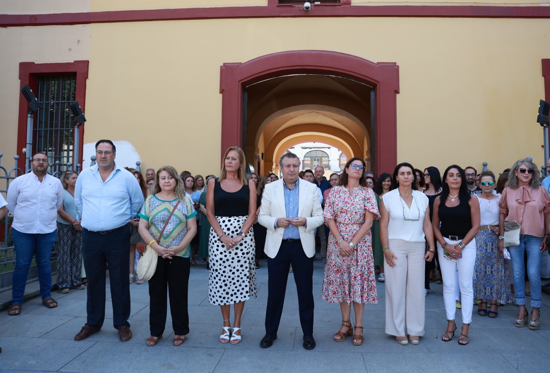 La Diputación, con su presidente al frente, reitera su rechazo a la violencia machista tras el asesinato de la última víctima de Pino Montano