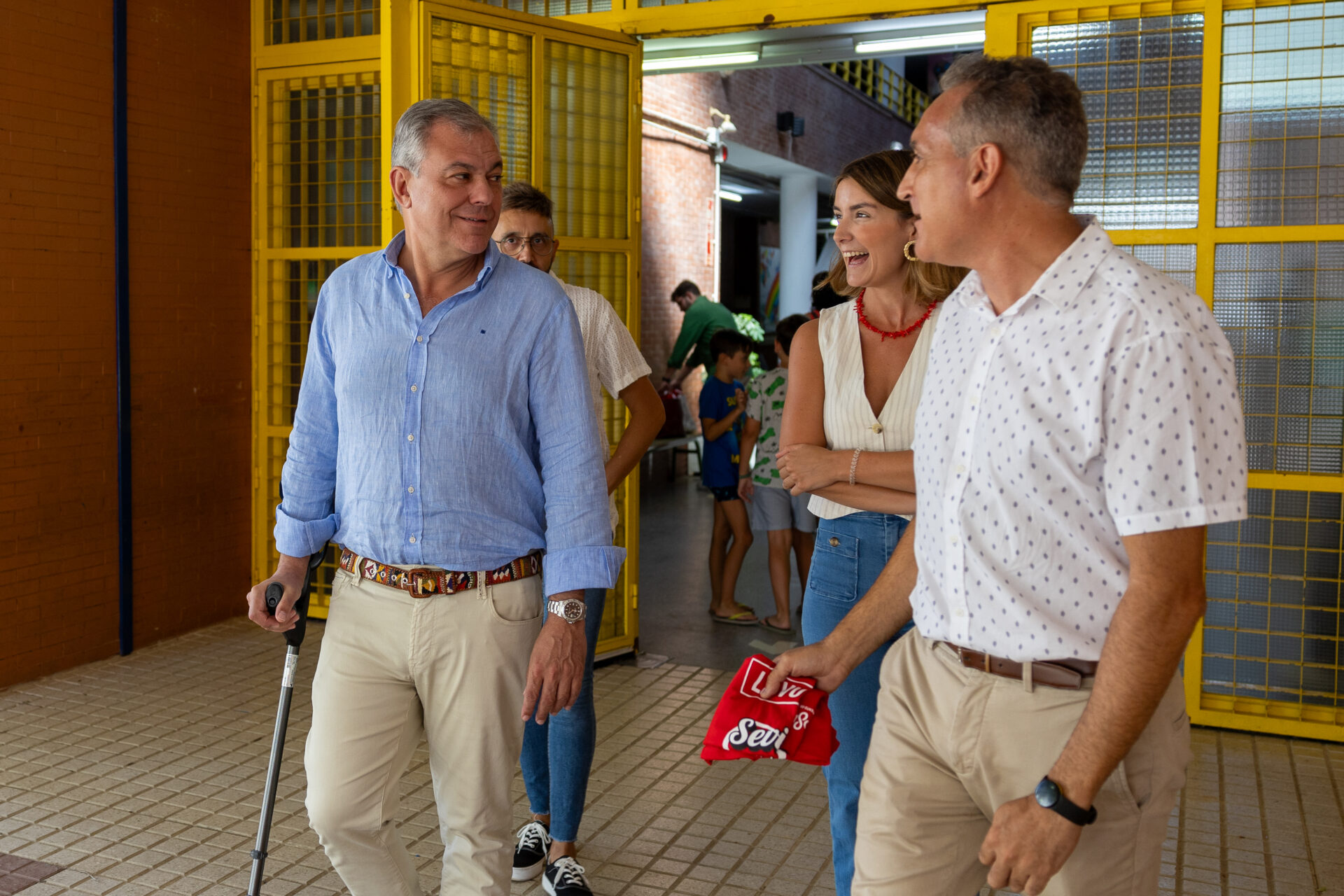 El Ayuntamiento instala cámaras con inteligencia artificial para proteger los colegios públicos de Sevilla