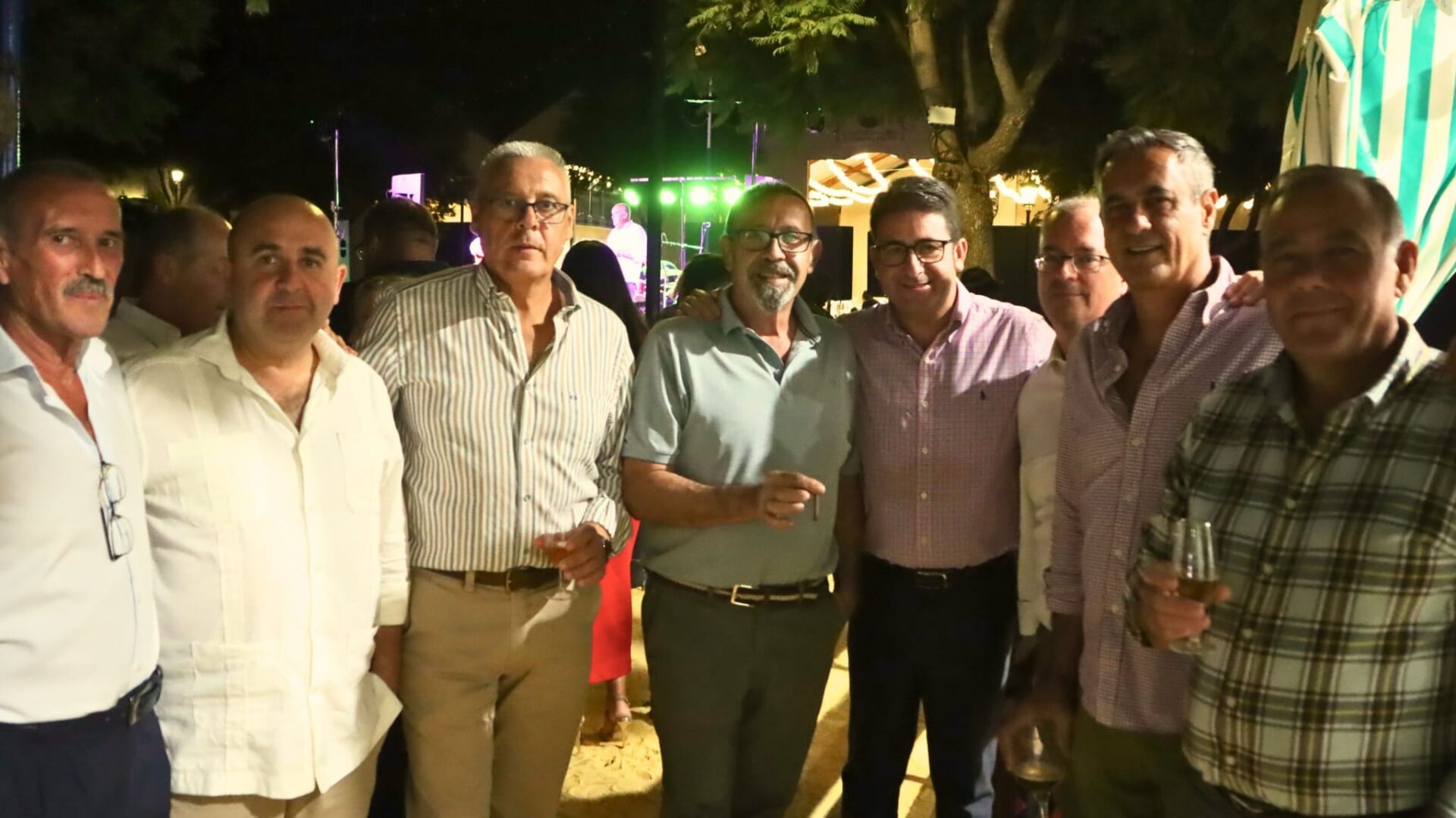 Gran Afluencia de Vecinos en el Martes de Pre-Feria de Palomares del Río