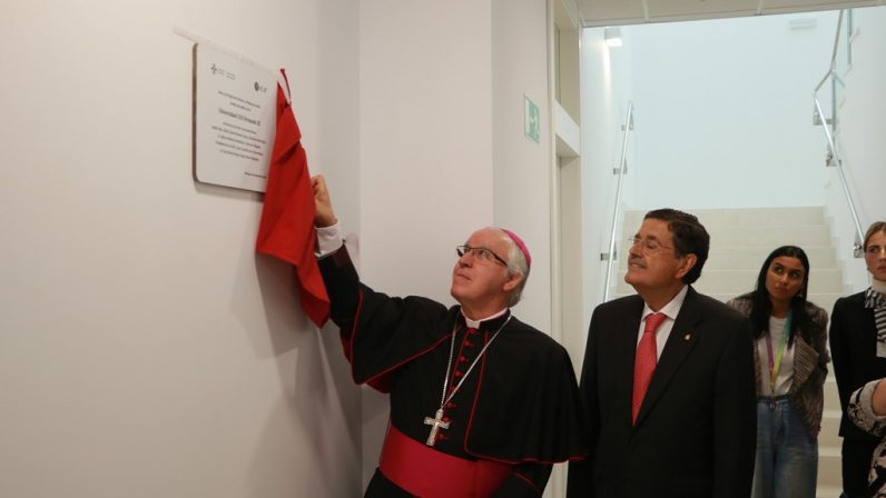 El arzobispo bendice las instalaciones de la Universidad CEU Fernando III