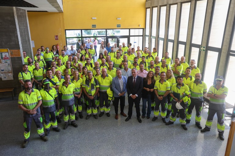 El Ayuntamiento lanza una bolsa de empleo temporal para 2000 personas que cubrirá contrataciones eventuales en Lipasam