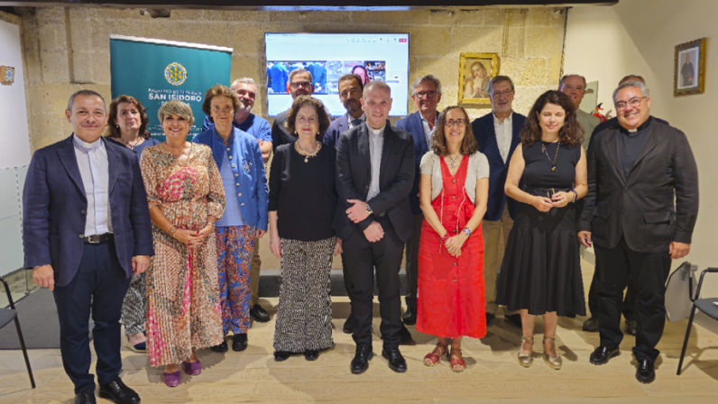 El Consejo científico de la Cátedra Magna Hispalensis de fe, arte y cultura celebra su primer encuentro en la Catedral