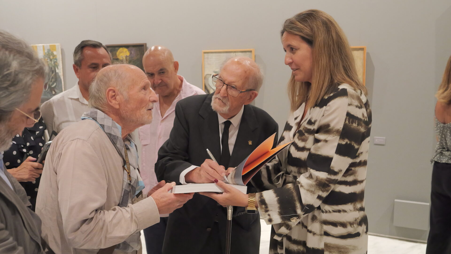 Antonio López visita la exposición de José Luis Mauri
