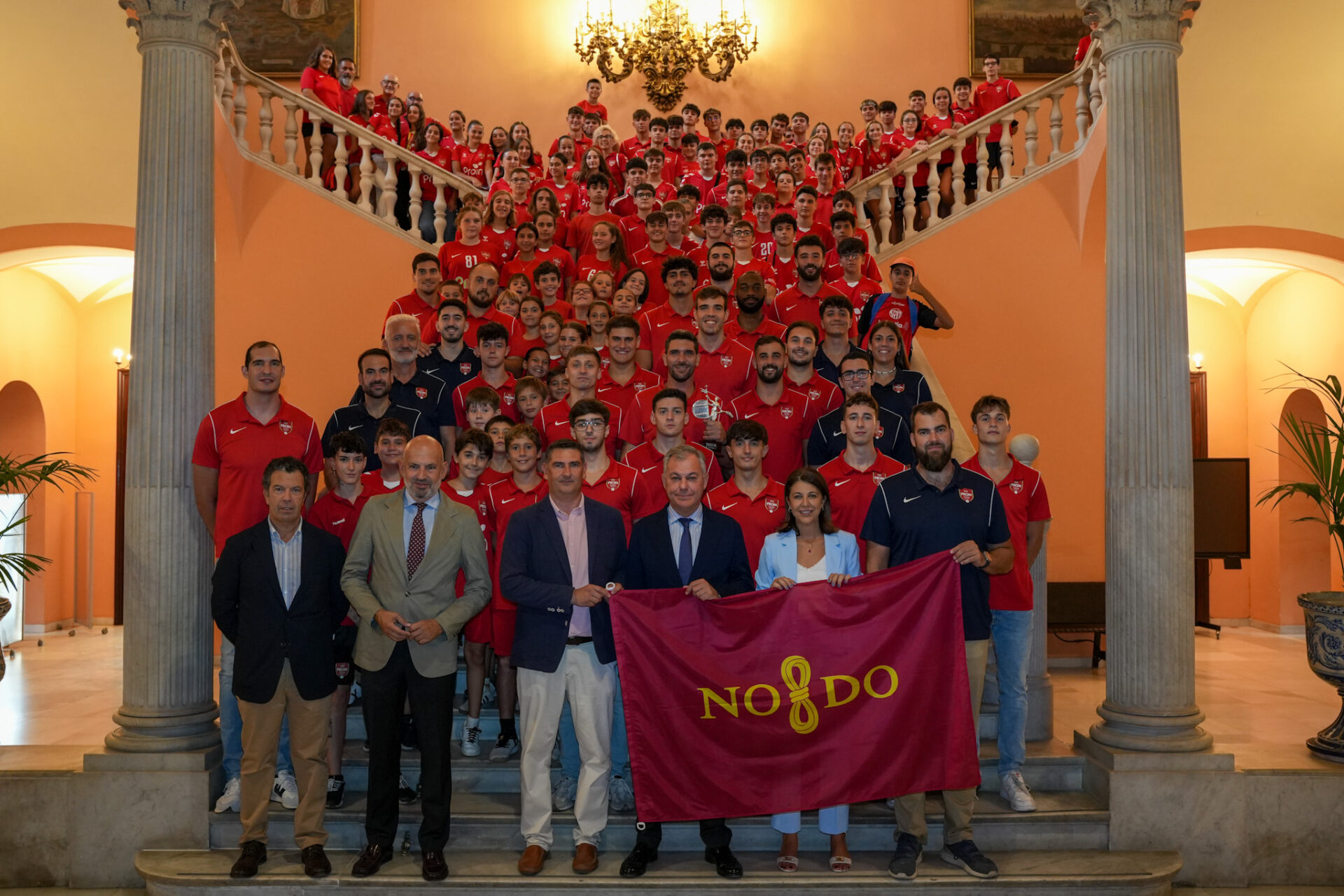 El Balonmano Triana anuncia ante el alcade que adopta el nombre de Sevilla para “pasearlo por toda España”