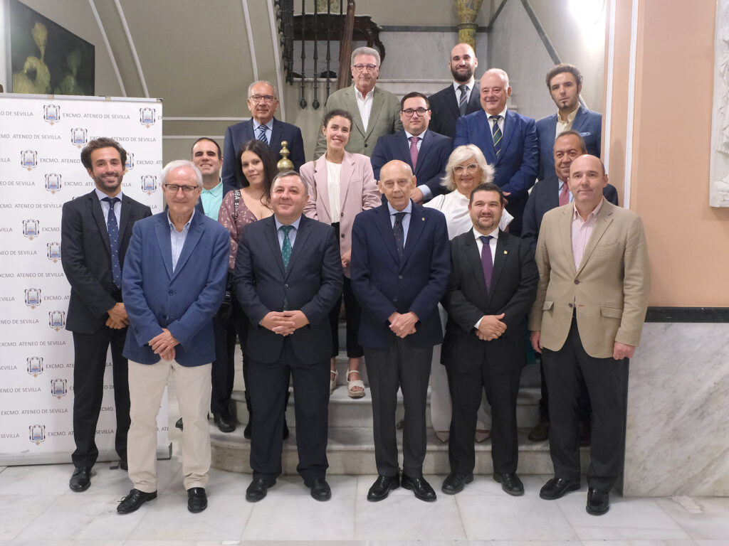 La Hermandad de la Milagrosa visita el Excmo. Ateneo de Sevilla