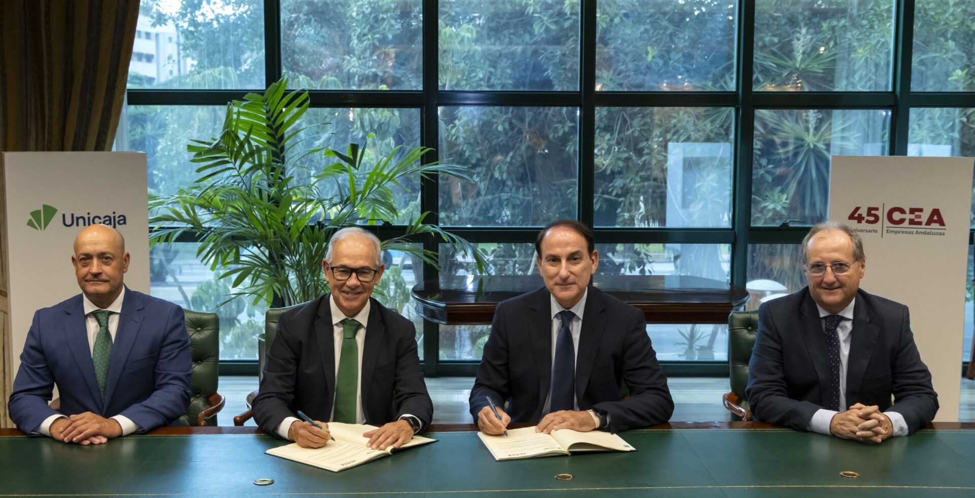 CEA y Unicaja renuevan su colaboración para  apoyar a las empresas andaluzas. Habilitada una línea de financiación de  1.000 millones de euros