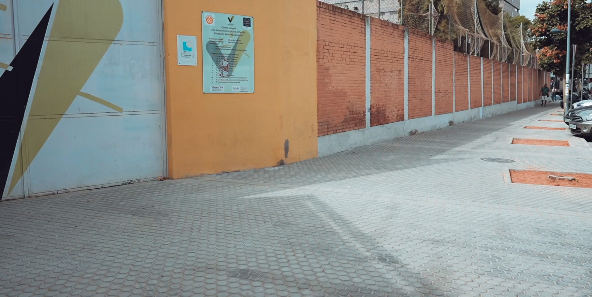 El gobierno de Sanz reurbaniza la calle Santa Joaquina de Vedruna para facilitar el itinerario peatonal al colegio y armonizarlo al nuevo entorno de San Francisco Javier