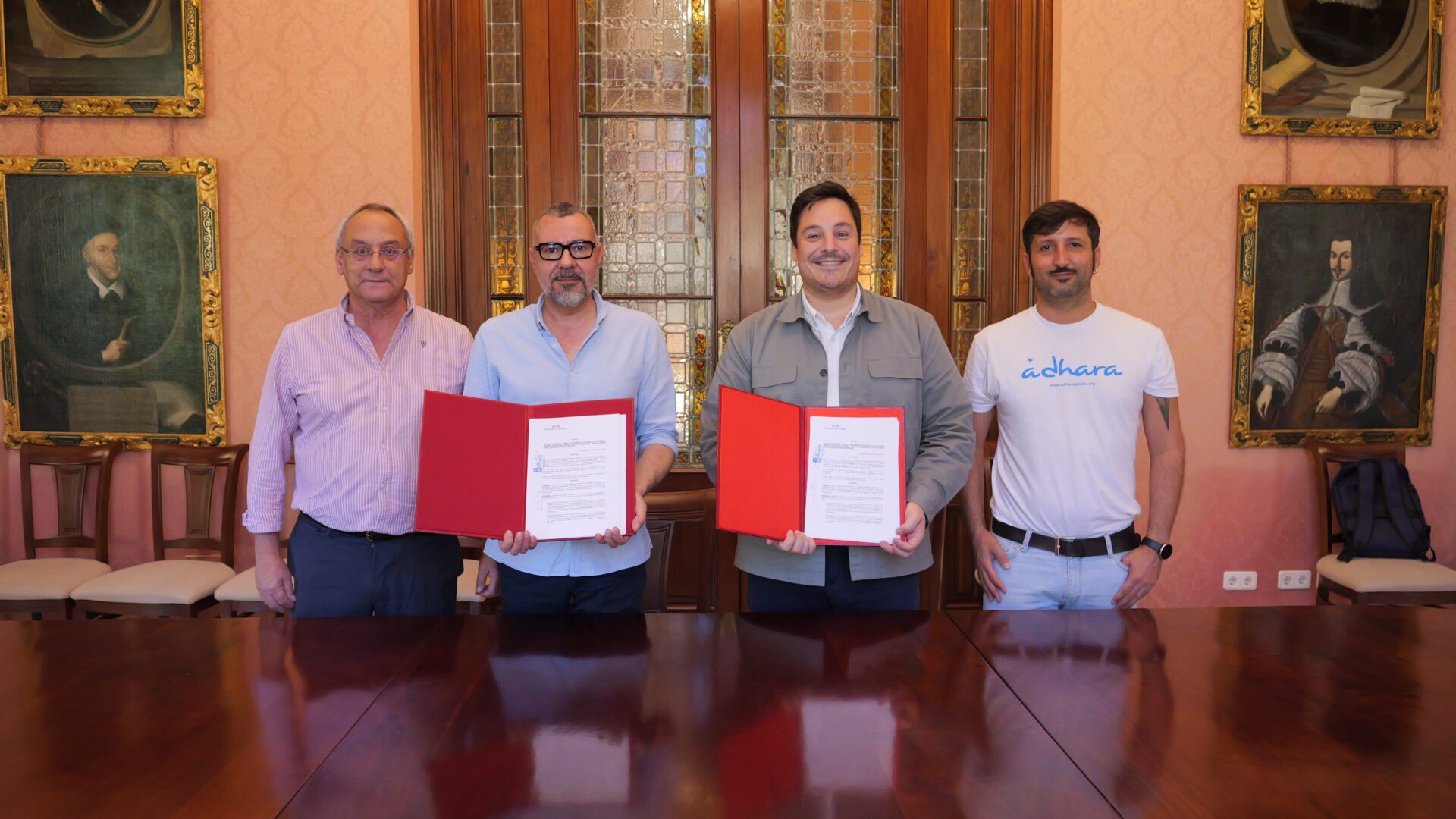 El Ayuntamiento y Adhara Asociación VIH/SIDA firman un convenio para fomentar la prevención de infecciones de transmisión sexual (ITS)
