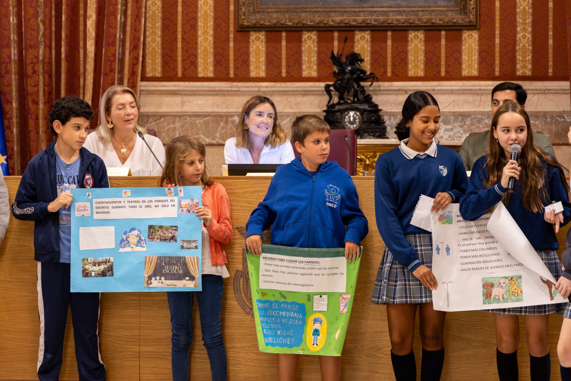 El Gobierno traslada al Pleno de la Infancia y la Adolescencia su “apuesta decidida por seguir trabajando codo con codo con la comunidad educativa de Sevilla, en beneficio de todos los niños y niñas de nuestra ciudad”