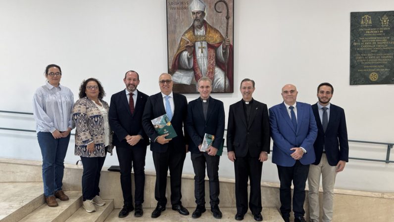 La Hermandad de la Sagrada Resurrección crea una beca de estudios para la Facultad de Teología de Sevilla