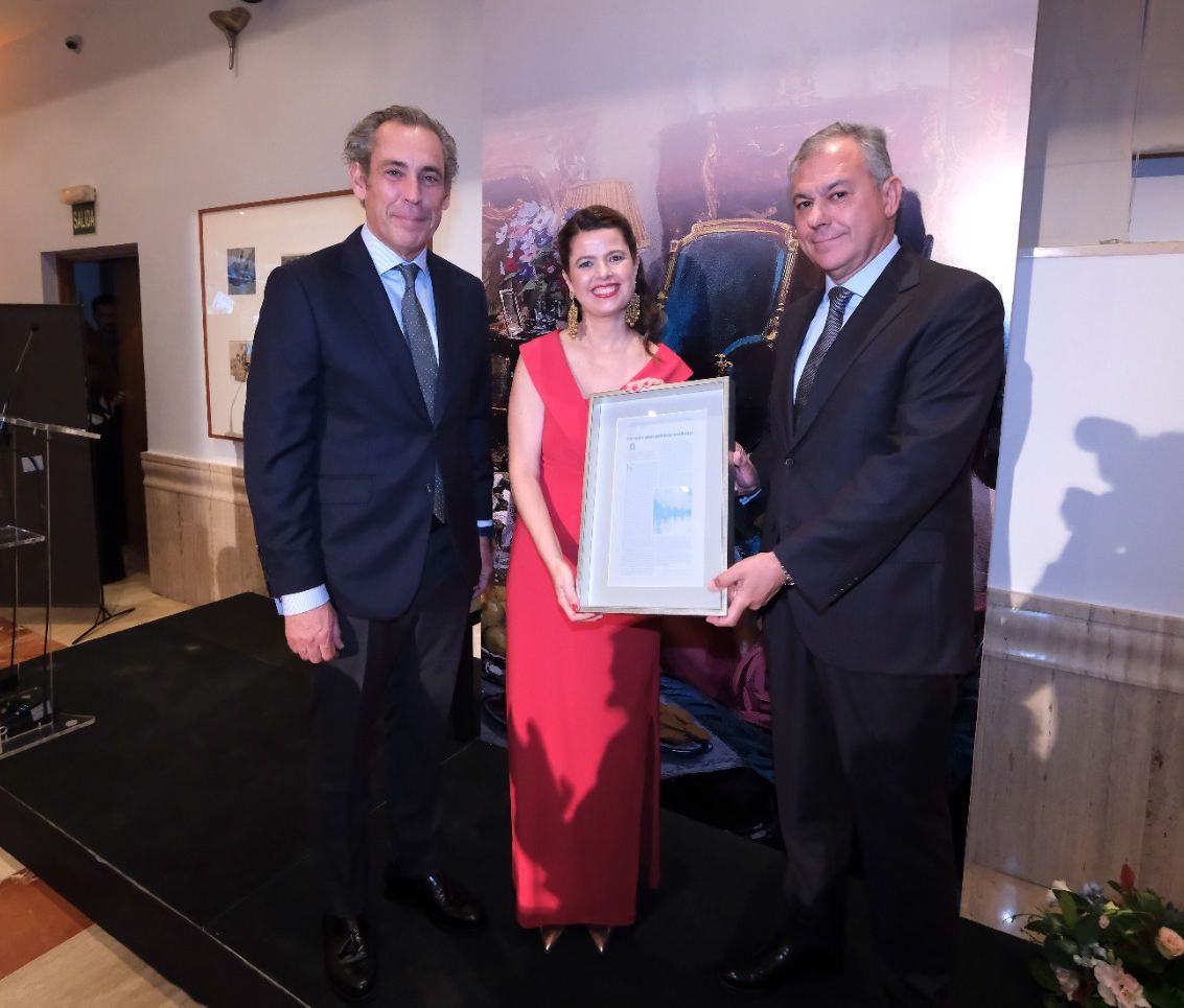 Lola Pons, premiada por su rica exploración del lenguaje y tradiciones sevillanas