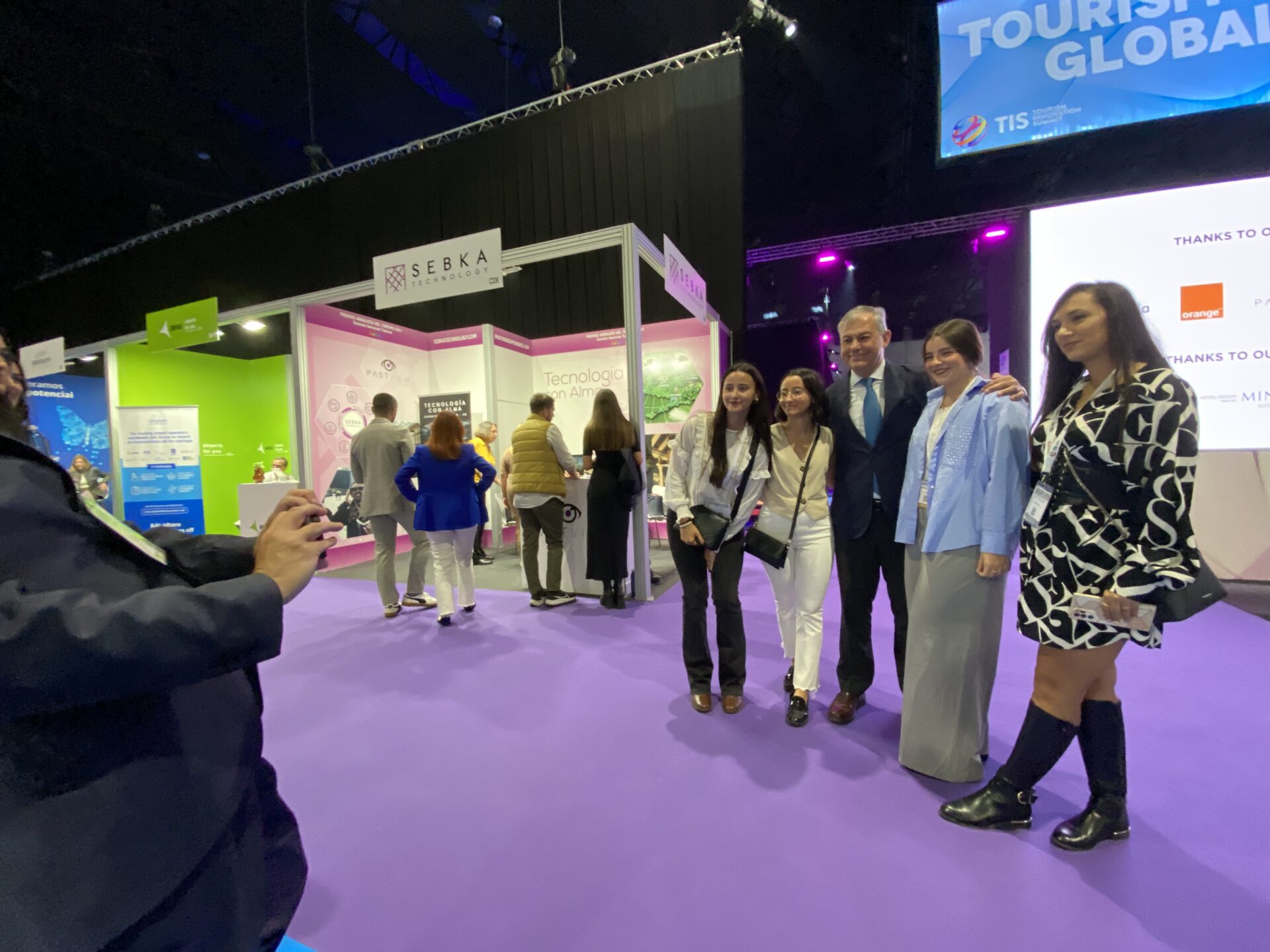 El alcalde clausura la 5.ª edición de TIS2024, que ha reunido a 7903 congresistas y afianza a Sevilla como capital de la innovación turística y tecnológica