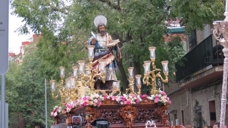La imagen de San Lucas Evangelista recorrió el barrio de Santa Aurelia  