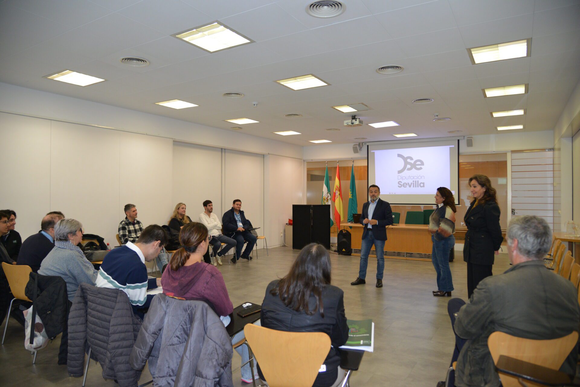 La Diputación de Sevilla imparte formación al colectivo de su plantilla con capacidades diferentes