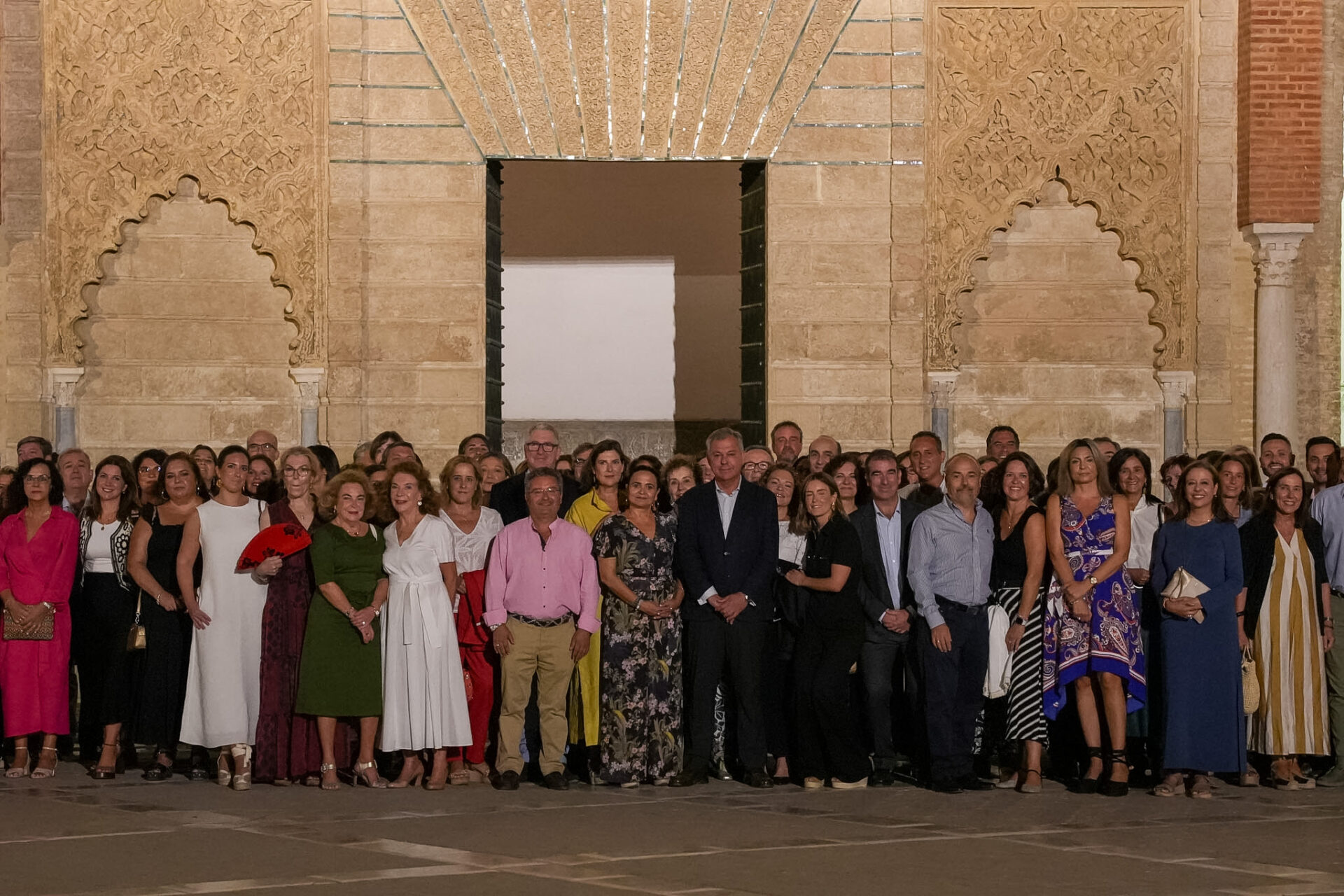 El alcalde anuncia a los directores de los colegios públicos el nuevo contrato de mantenimiento, que aumenta en 2 millones con respecto al anterior