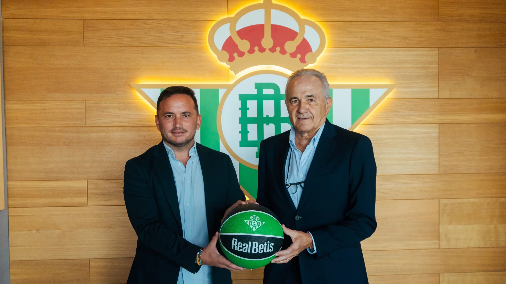 La Fundación Real Betis y Alcalá del Valle, renuevan su acuerdo de colaboración