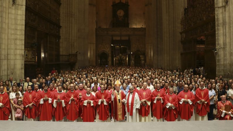Monseñor Saiz Meneses: “Felicito a los maestros y educadores por el coraje que demostráis eligiendo este camino y perseverando en él”