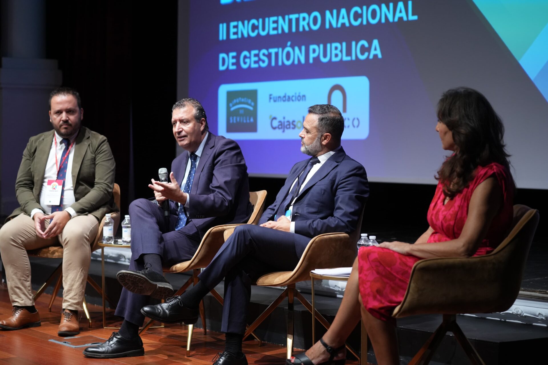 Javier Fernández: ‘Los Ayuntamientos ya son mayores de edad y parte fundamental del Estado’