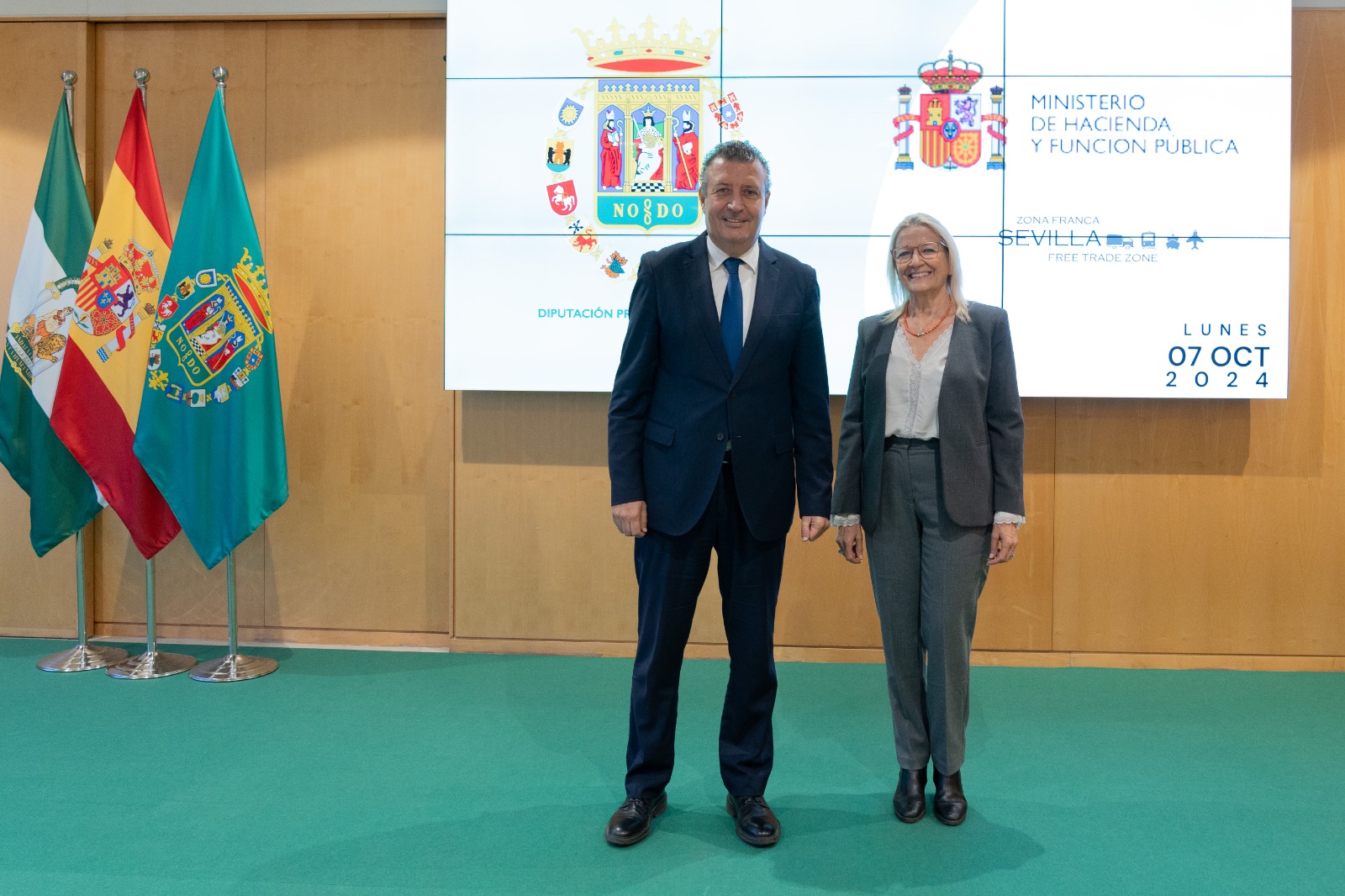 El presidente y la delegada de la Zona Franca del Puerto intercambian impresiones sobre el presente y futuro industrial de Sevilla y provincia