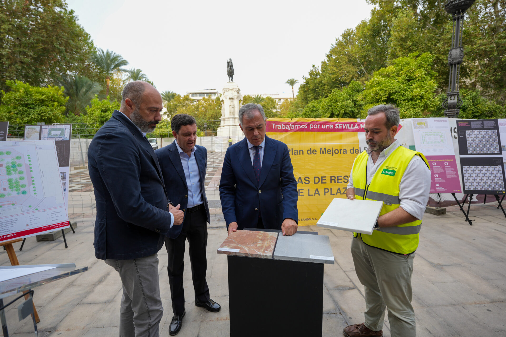 El alcalde presenta el proyecto de transformación de la Plaza Nueva