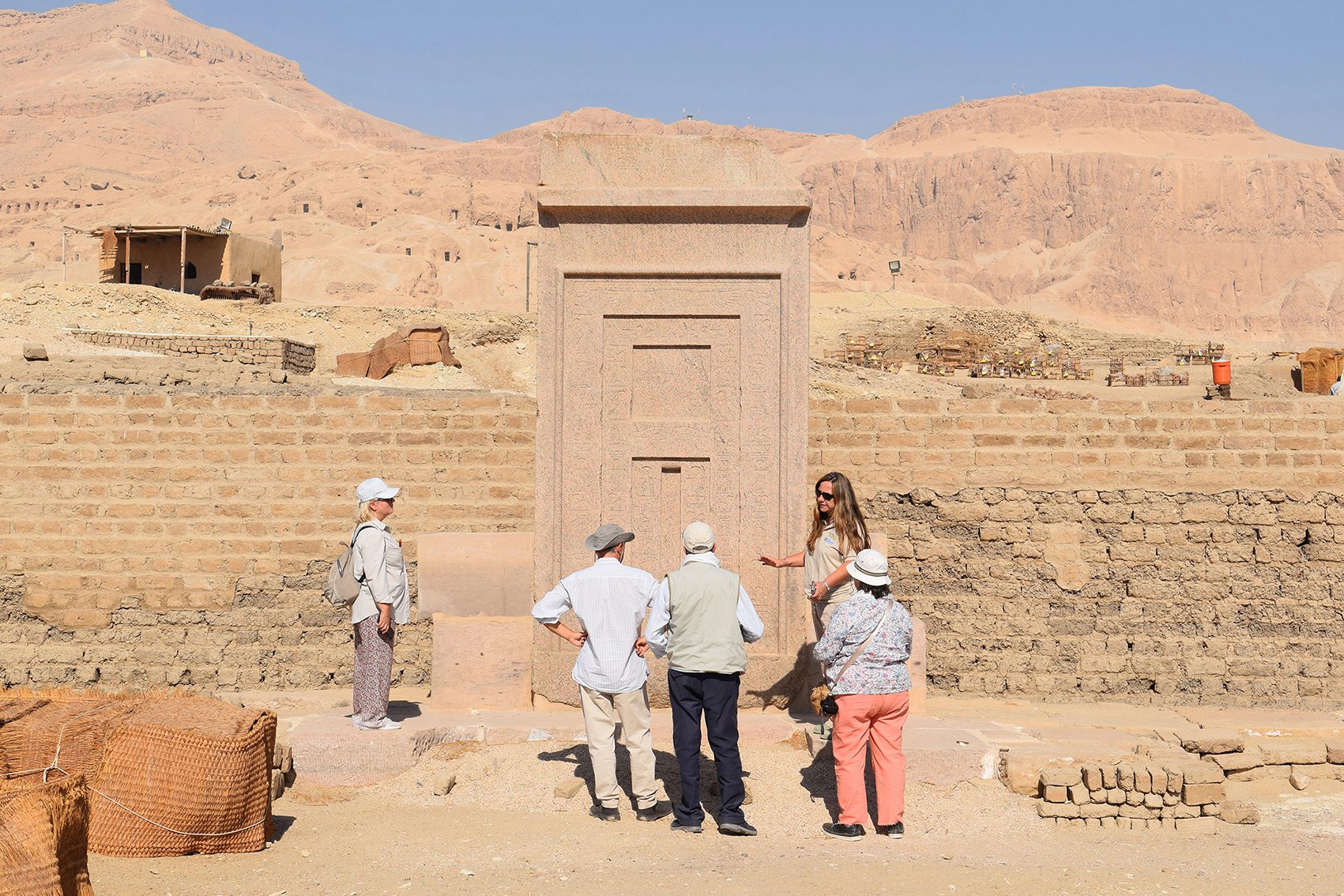 La Universidad de Sevilla comienza una nueva excavación en el fascinante templo egipcio de Tutmosis III