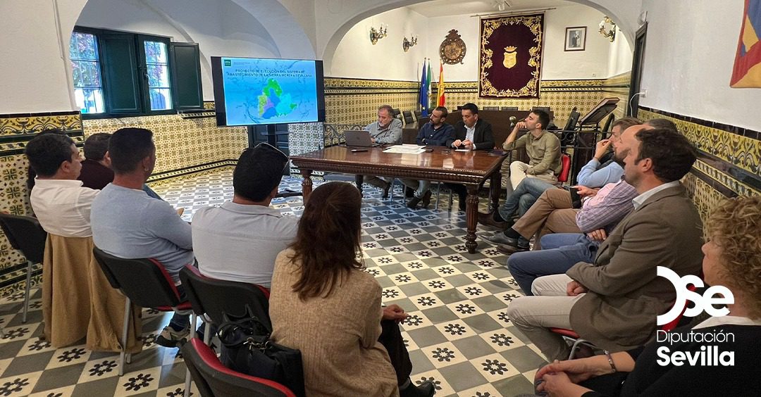 La Diputación presenta a los alcaldes y alcaldesas de la Sierra Morena sevillana el proyecto que solucionará los problemas de abastecimiento de agua en la zona