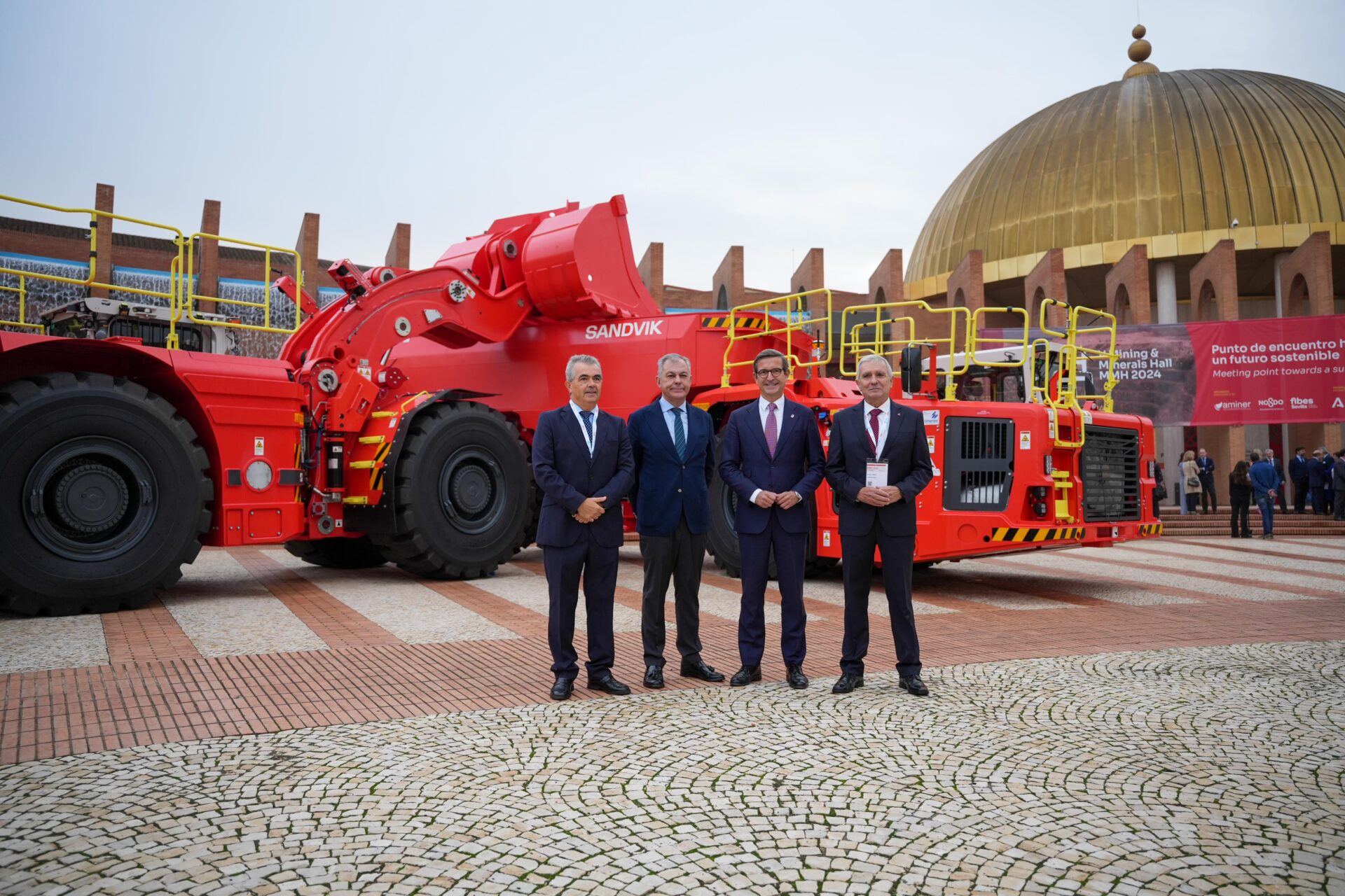 El alcalde inaugura la V edición del Mining and Minerals Hall, el mayor evento del sector minero de Europa