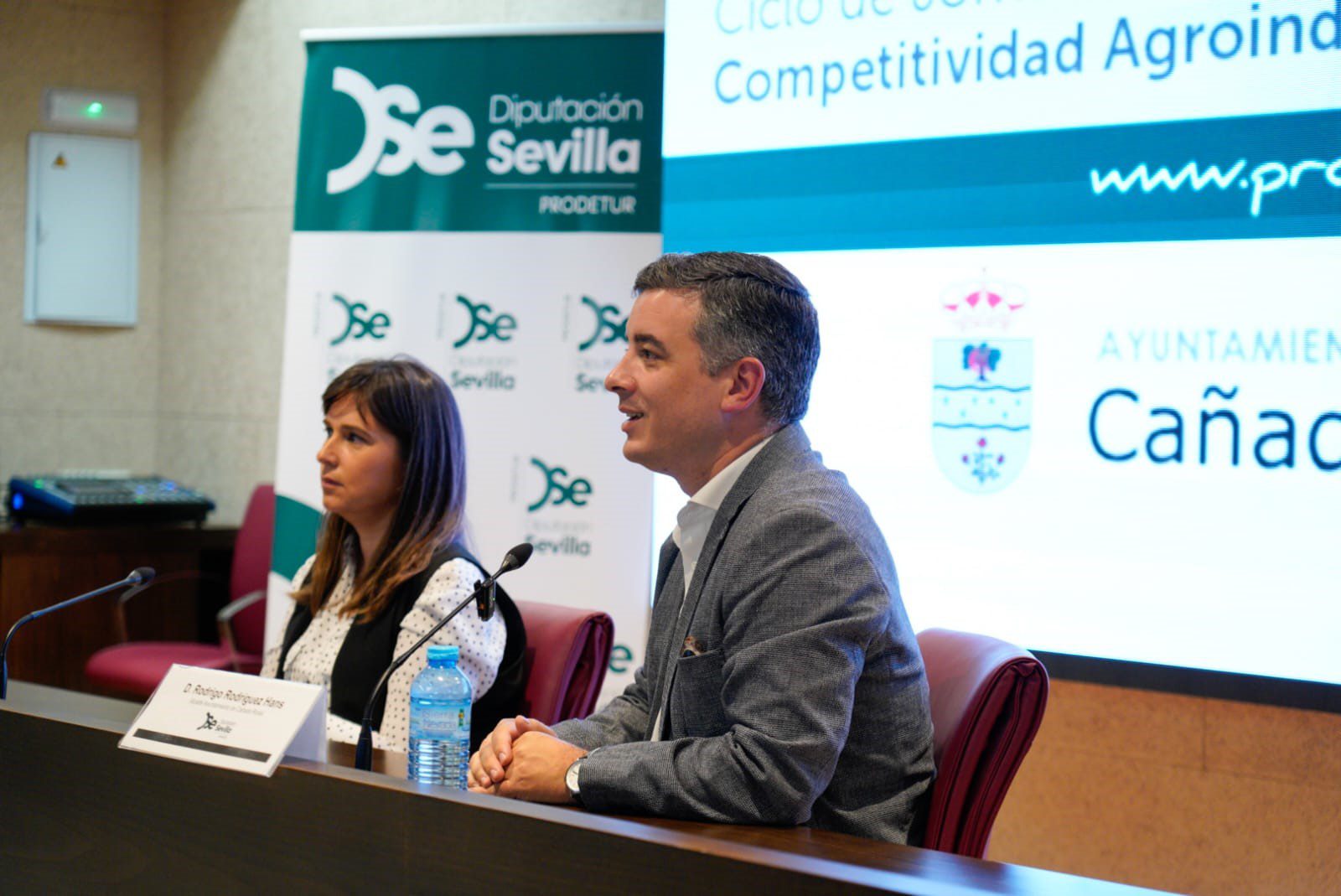 La Diputación y UPA acercan las novedades del sector a agricultores/as y ganaderos/as de la provincia