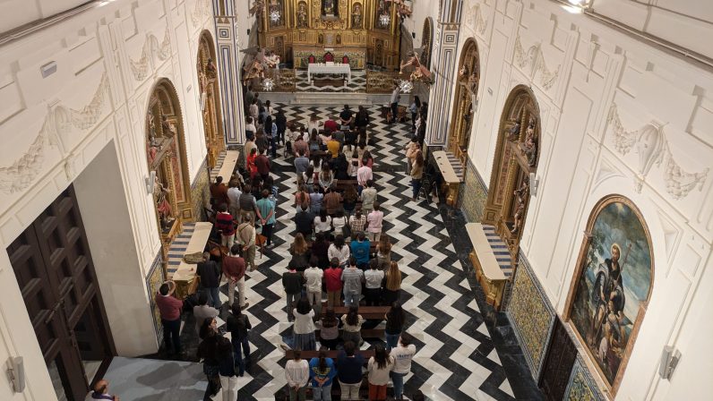 La iglesia Santa Clara acogió la X Vigilia Universitaria de Oración