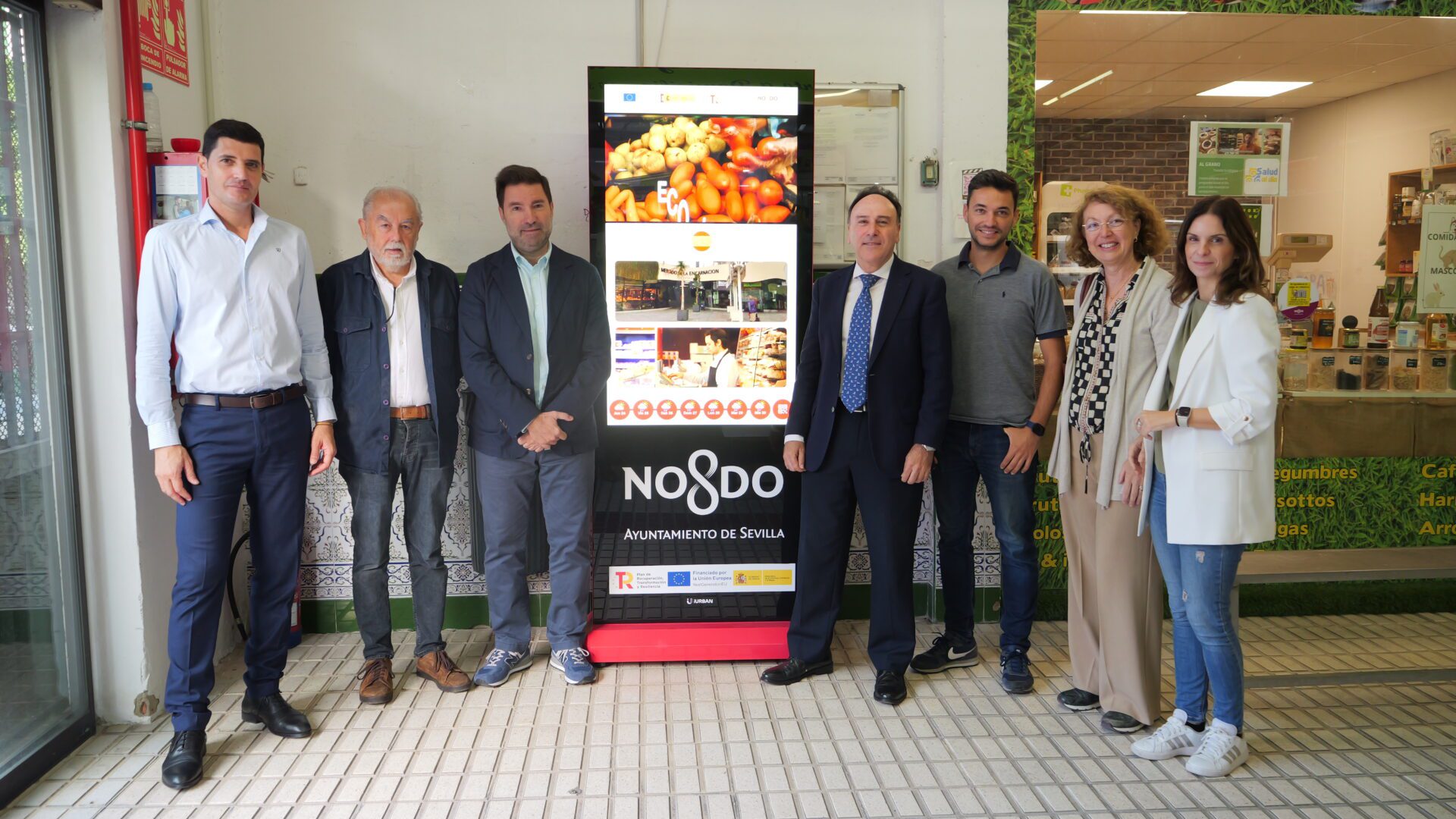 El Gobierno de Sanz mejora la experiencia en los mercados de abastos con la instalación de tótems informativos digitales