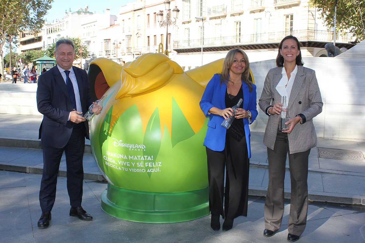 Lipasam instala contenedores tematizados por Disneyland Paris para promover el reciclaje de vidrio