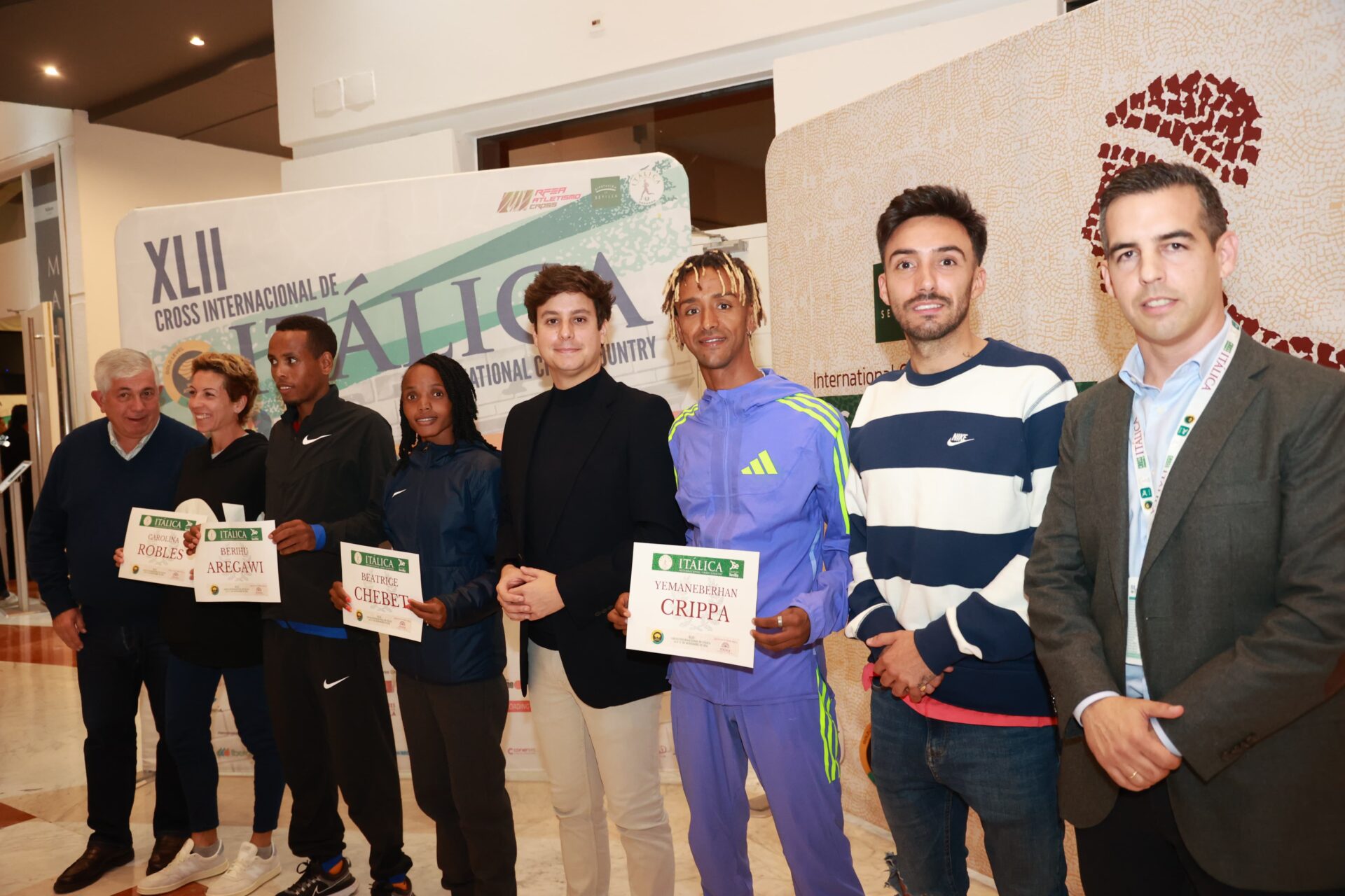 Berihu Aregawi, gran atracción de la Absoluta Masculina del XLII Cross Internacional de Itálica, con Beatrice Chebet buscando compañeras del podio en la carrera Femenina